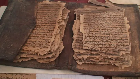 25 Secrets of ancient manuscripts.